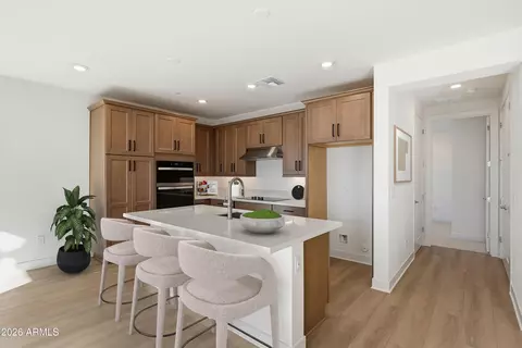 2121 W Sonoran Desert Dr #114, Phoenix, AZ 85085