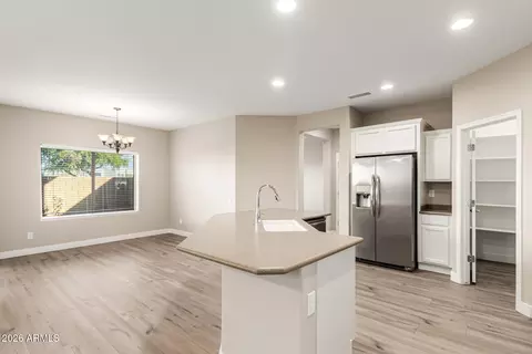 2046 W Davis Rd, Phoenix, AZ 85023 photo 14