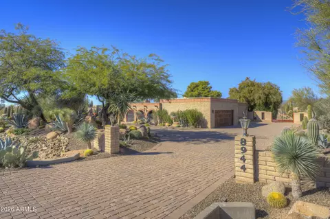 8944 E Cave Creek Rd E, Carefree, AZ 85377