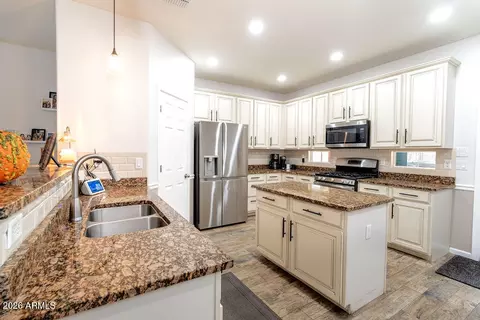 Kitchen - 7511 E Osage Ave, Mesa, AZ 85212 photo 1 of 4