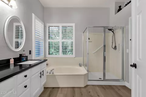 Bath - 4680 E Nightingale Ln, Gilbert, AZ 85298 photo 3 of 3