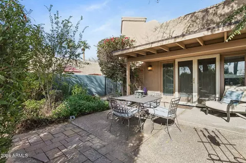 Exterior - 3015 E Coolidge St #10, Phoenix, AZ 85016 photo 2 of 7