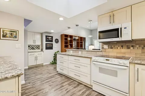 Kitchen - 3015 E Coolidge St #10, Phoenix, AZ 85016 photo 2 of 3