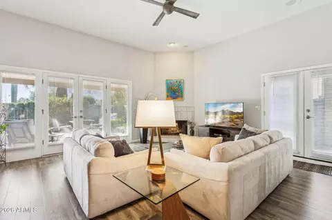 Living - 3015 E Coolidge St #10, Phoenix, AZ 85016 photo 1 of 2