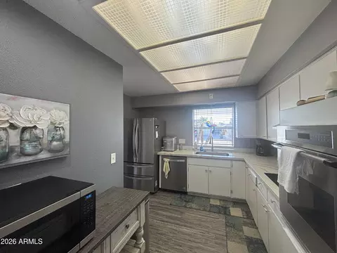 Kitchen - 4150 E Carmel Ave, Mesa, AZ 85206 photo 5 of 6