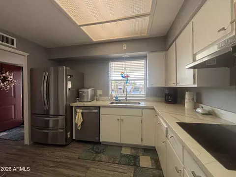 Kitchen - 4150 E Carmel Ave, Mesa, AZ 85206 photo 4 of 6