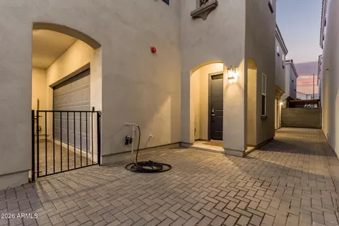Exterior - 1476 E Shannon St, Gilbert, AZ 85295 photo 12 of 20