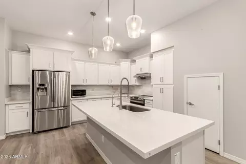 Kitchen - 1476 E Shannon St, Gilbert, AZ 85295 photo 1 of 2