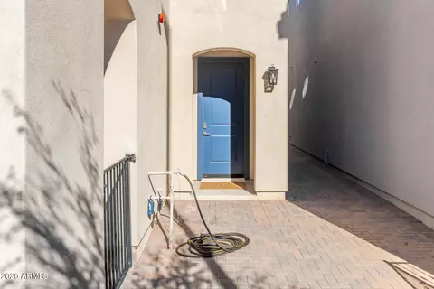Exterior - 1476 E Shannon St, Gilbert, AZ 85295 photo 7 of 20