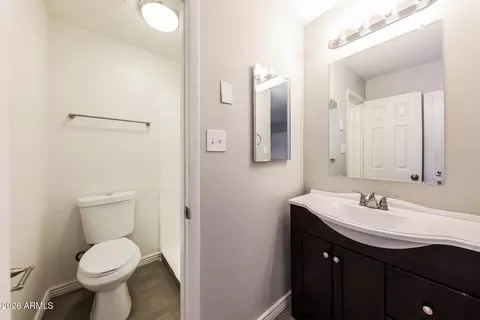 Bath - 6218 W Wolf St, Phoenix, AZ 85033 photo 1 of 2