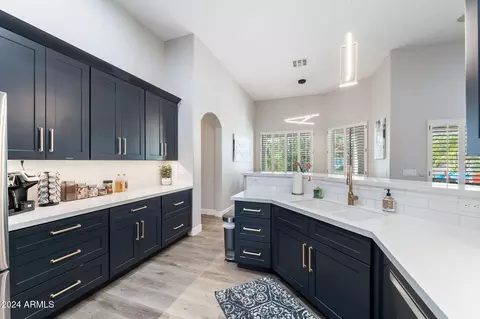 Kitchen - 1920 E Aurelius Ave, Phoenix, AZ 85020 photo 1 of 3