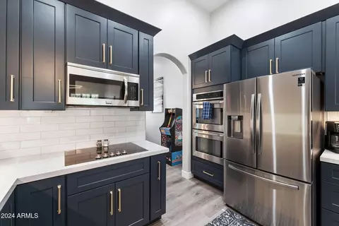 Kitchen - 1920 E Aurelius Ave, Phoenix, AZ 85020 photo 3 of 3