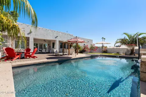 Exterior - 1920 E Aurelius Ave, Phoenix, AZ 85020 photo 4 of 5