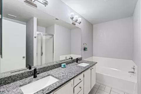 Bath - 3154 E Wahalla Ln, Phoenix, AZ 85050 photo 1 of 3