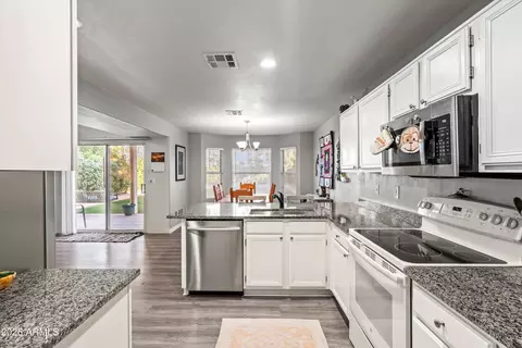 3154 E Wahalla Ln, Phoenix, AZ 85050