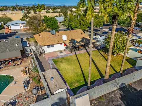 View/Area - 2115 E Greenway Dr, Tempe, AZ 85282 photo 4 of 6
