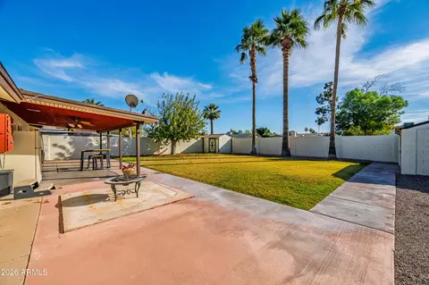 Exterior - 2115 E Greenway Dr, Tempe, AZ 85282 photo 3 of 8