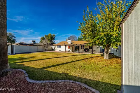 Exterior - 2115 E Greenway Dr, Tempe, AZ 85282 photo 6 of 8