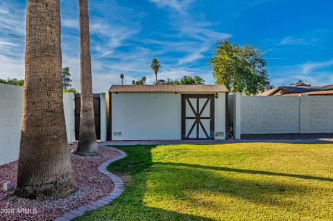 Exterior - 2115 E Greenway Dr, Tempe, AZ 85282 photo 7 of 8