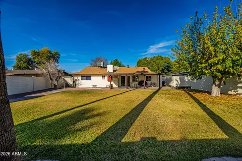 Exterior - 2115 E Greenway Dr, Tempe, AZ 85282 photo 5 of 8