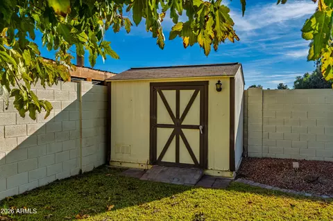 Exterior - 2115 E Greenway Dr, Tempe, AZ 85282 photo 8 of 8