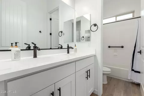 Bath - 8061 E Jaeger St, Mesa, AZ 85207 photo 3 of 4
