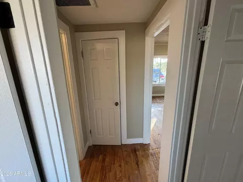 Entry Way - 1044 E Whitton Ave, Phoenix, AZ 85014 photo 2 of 6