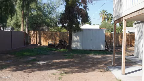 Exterior - 1044 E Whitton Ave, Phoenix, AZ 85014 photo 5 of 8