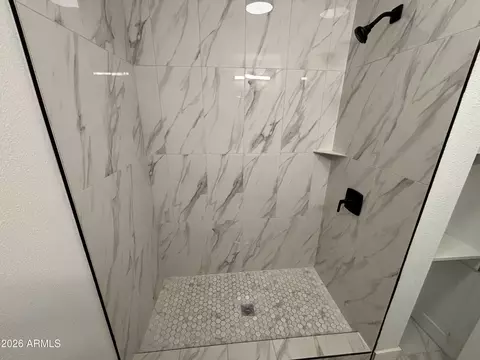 Bath - 1044 E Whitton Ave, Phoenix, AZ 85014 photo 5 of 17