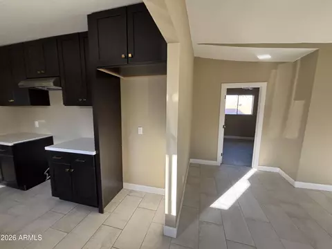 Entry Way - 1044 E Whitton Ave, Phoenix, AZ 85014 photo 3 of 6