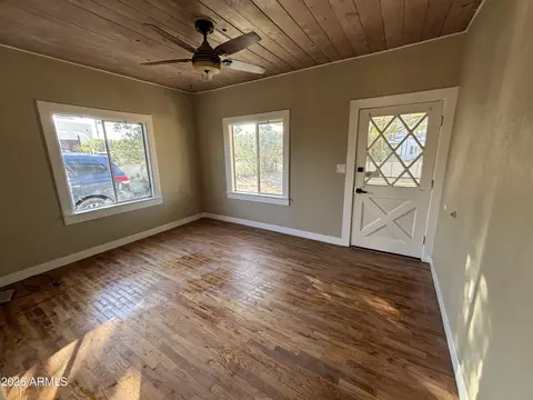 Living - 1044 E Whitton Ave, Phoenix, AZ 85014 photo 1 of 11