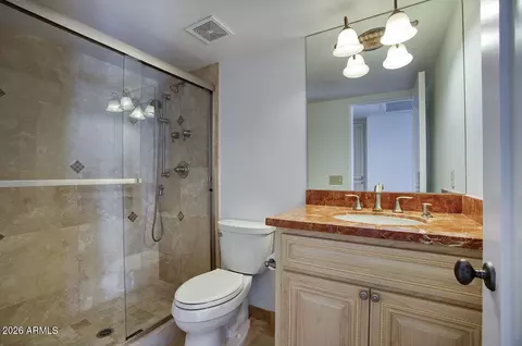 Bath - 77 E Missouri Ave #49, Phoenix, AZ 85012 photo 4 of 5