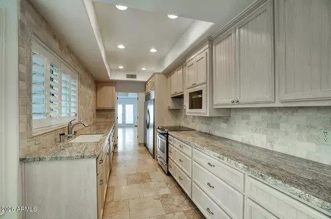 Kitchen - 77 E Missouri Ave #49, Phoenix, AZ 85012 photo 2 of 2
