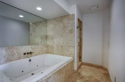Bath - 77 E Missouri Ave #49, Phoenix, AZ 85012 photo 2 of 5
