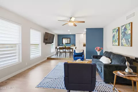 3541 E Cannon Dr, Phoenix, AZ 85028 photo 4