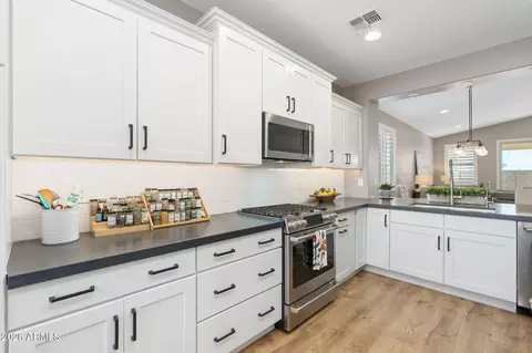 Kitchen - 10731 E Texas Ave, Mesa, AZ 85212 photo 4 of 5