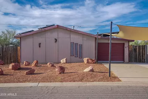 317 Peretz Cir, Morristown, AZ 85342