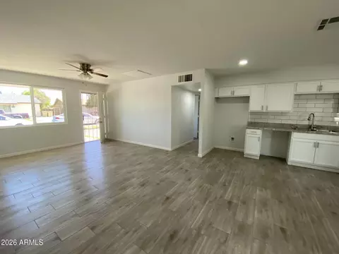 5836 N 64th Ave, Glendale, AZ 85301