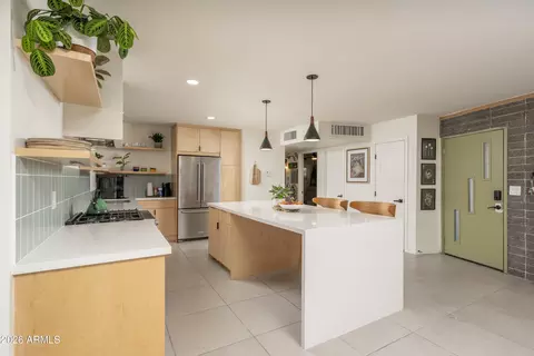 8049 N 10th St, Phoenix, AZ 85020