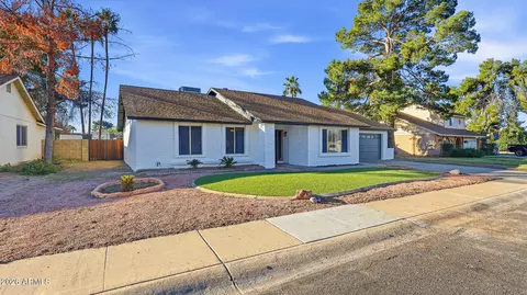 6233 W Desert Hills Dr, Glendale, AZ 85304