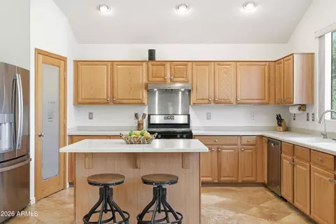 Kitchen - 66 E Julian Dr, Gilbert, AZ 85295 photo 2 of 7