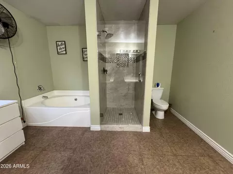 Bath - 3750 E Orchid Ln, Gilbert, AZ 85296 photo 4 of 5