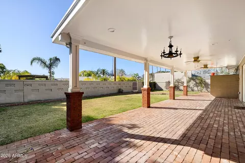 Exterior - 3421 E Camelback Rd, Phoenix, AZ 85018 photo 3 of 4