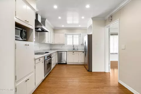 Kitchen - 3421 E Camelback Rd, Phoenix, AZ 85018 photo 1 of 2