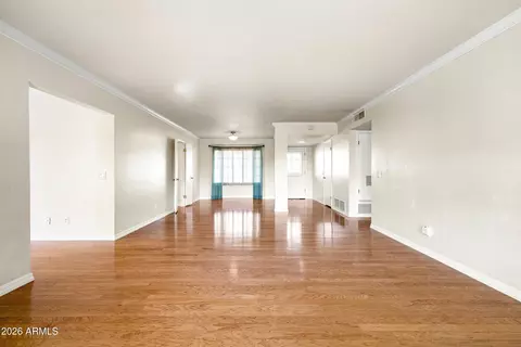 Living - 3421 E Camelback Rd, Phoenix, AZ 85018 photo 1 of 5
