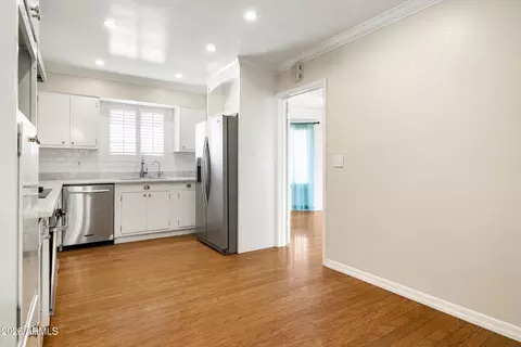 Kitchen - 3421 E Camelback Rd, Phoenix, AZ 85018 photo 2 of 2