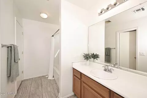 Bath - 5409 S 11th St, Phoenix, AZ 85040 photo 3 of 5
