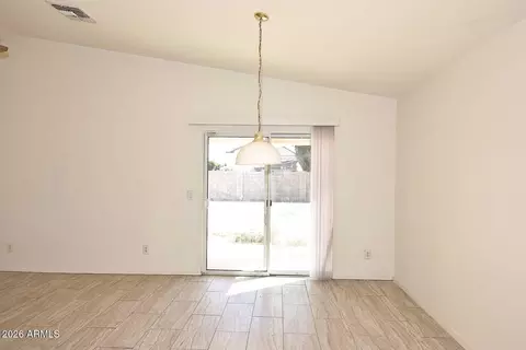 Living - 5409 S 11th St, Phoenix, AZ 85040 photo 7 of 7