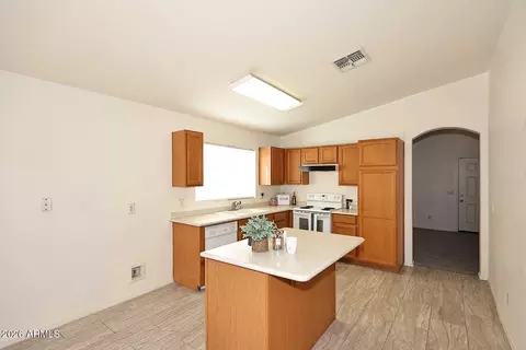 Kitchen - 5409 S 11th St, Phoenix, AZ 85040 photo 1 of 4
