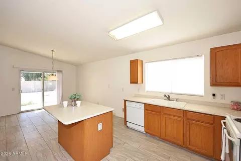 Kitchen - 5409 S 11th St, Phoenix, AZ 85040 photo 4 of 4